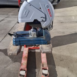 Bosch kutna rezačica metala